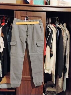 Women's Gray Cargo Jogger Pants - Casual Comfort
